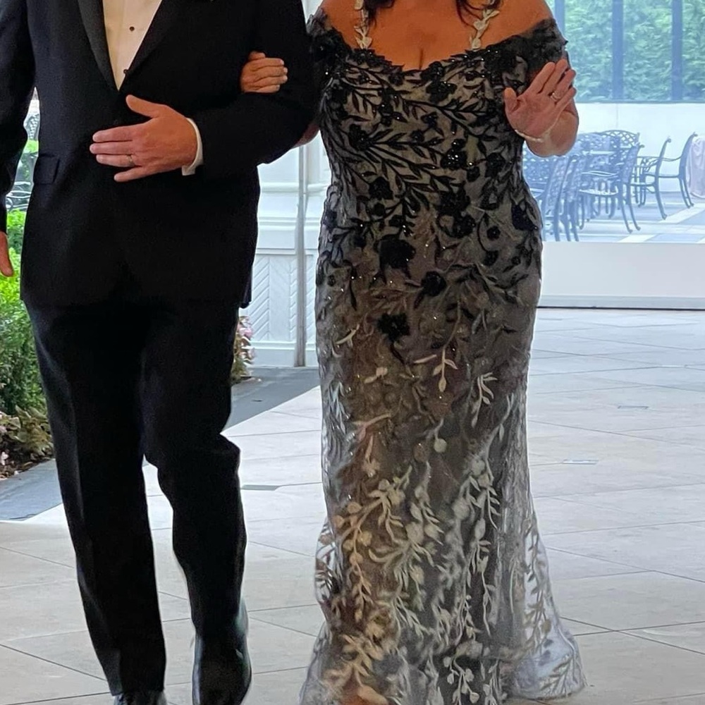 Size 18 . Beautiful comfortable black, gray and white ombré gown.